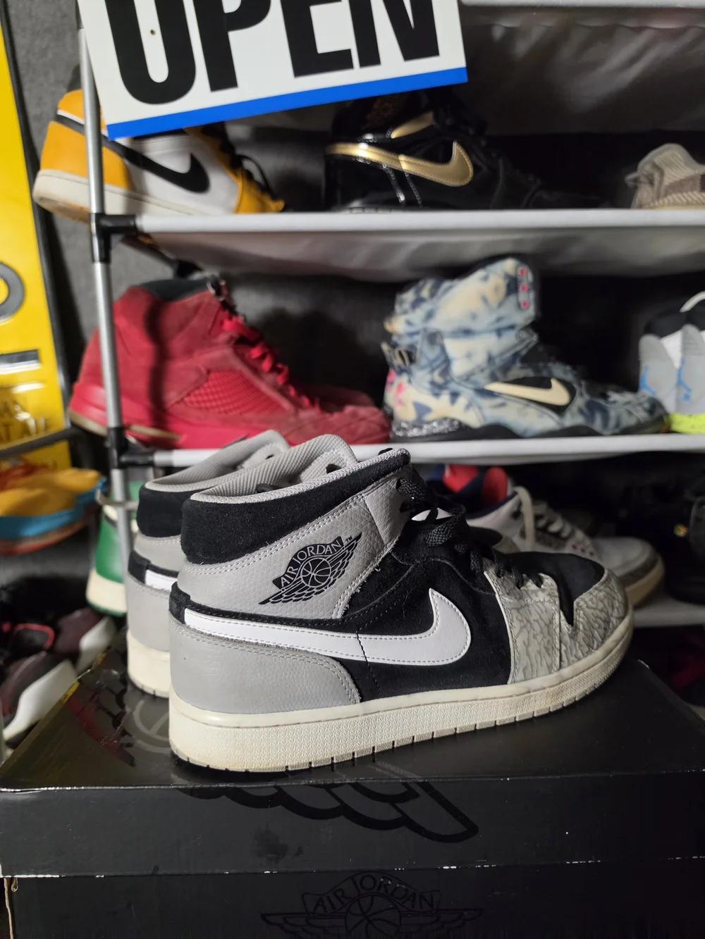 🔥 Nike Air Jordan Elephant Men’s Size 11 Black Gray White High-Top Sneakers